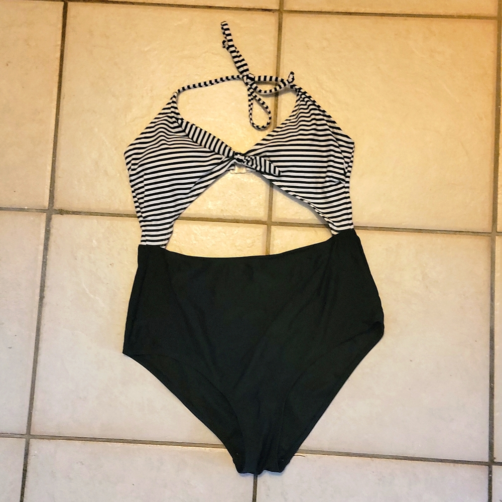 Bathing suit